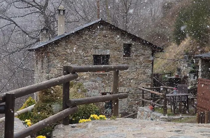 Masia Can Constans Queralbs